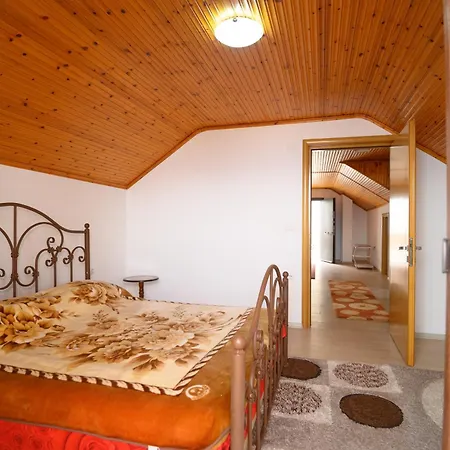 Bardhi Villa *