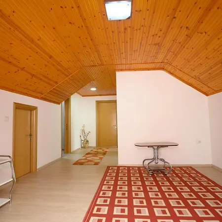 Bardhi Villa
